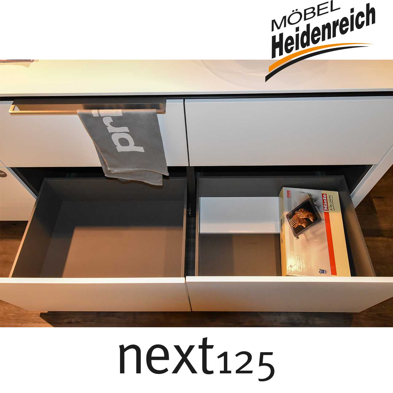 Blick in leere Schublade.