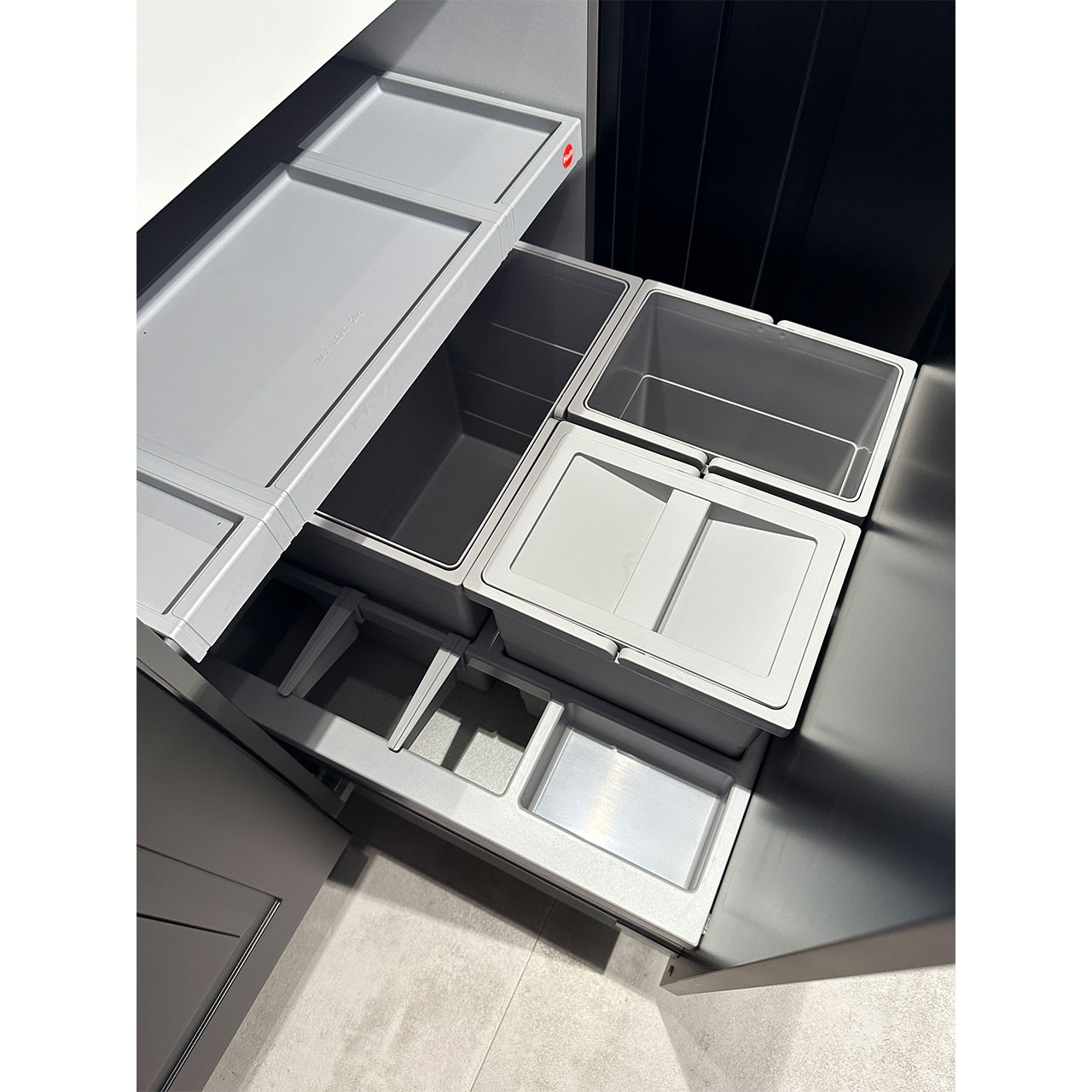 Praktische Müllsammler machen das Müllsortieren einfach