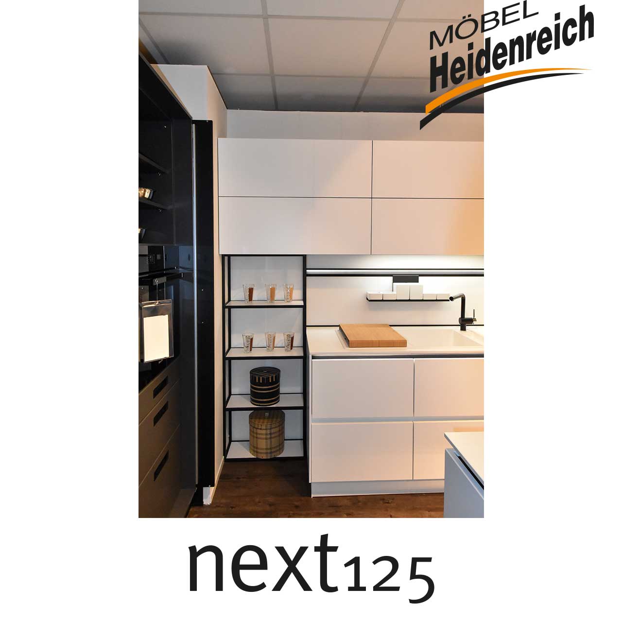next125 Küche - Detail Küchenzeile rechts Küchenzeile mit weißer Front als Ausschnitt.