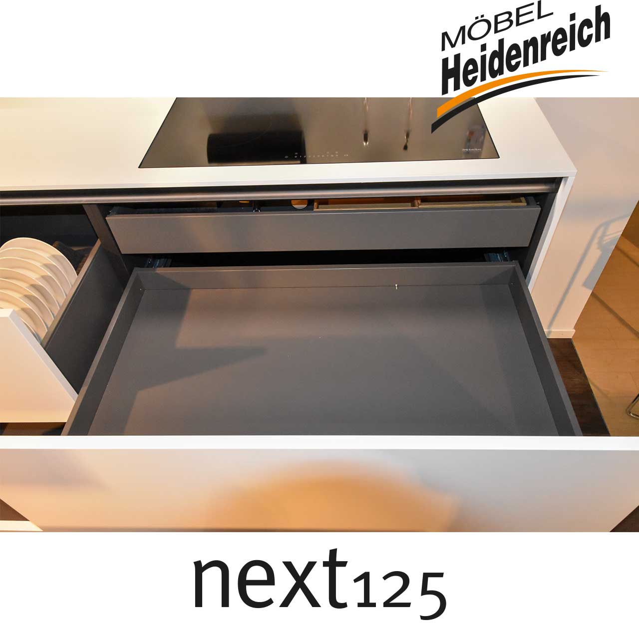 Einblick in leere Schublade
