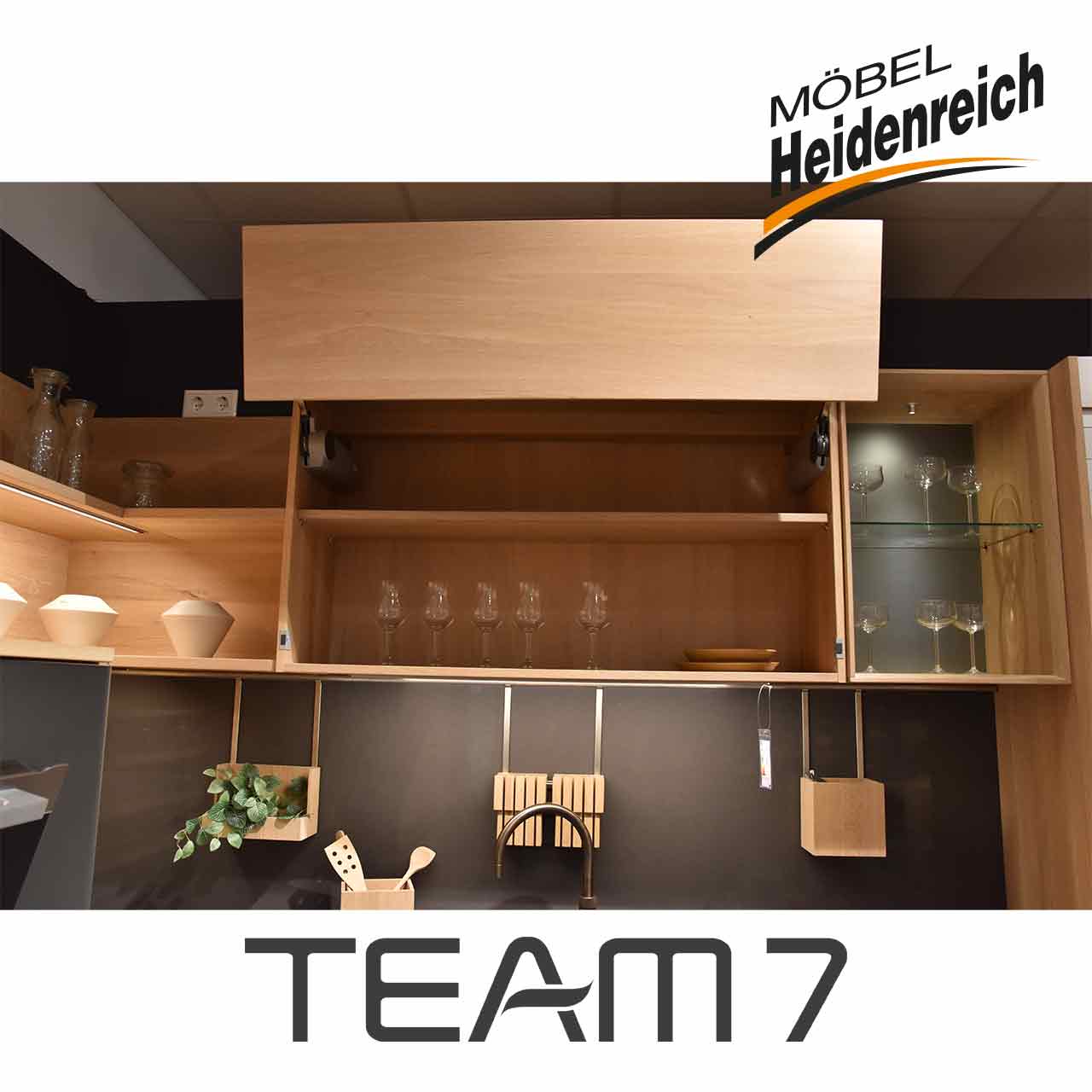 Oberschrank mit Klappe und zwei Fächern